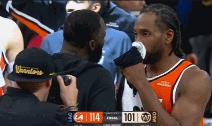 场下是朋友！赛后小卡&amp;加兰分别与追梦拥抱聊天 小卡还与库里交谈