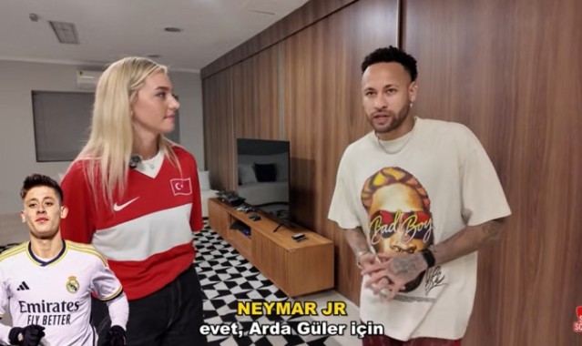 开云体育首页-给面！内马尔接受土耳其美女球员采访：居莱尔是世界最佳中场